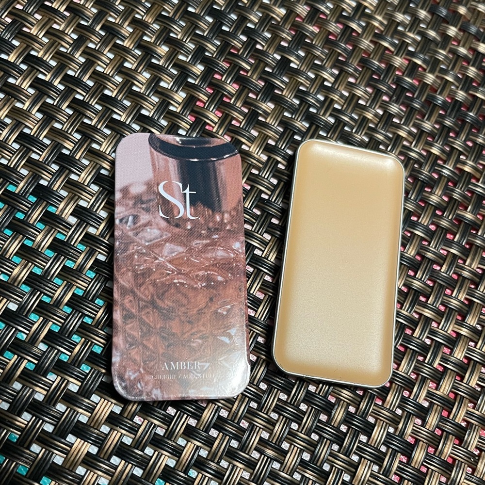 New seint highlight Amber